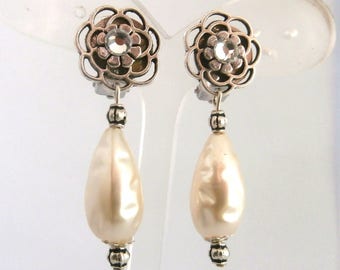 Pearly Pearl Clip earring