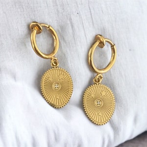 Pendientes de clip minimalistas bañados en oro y nácar Star