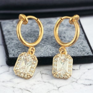 Pendientes de clip minimalistas bañados en oro y nácar Cristal