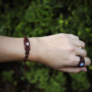 Delicate boho macrame bracelet with rose quartz bead | knotted gemstone bracelet