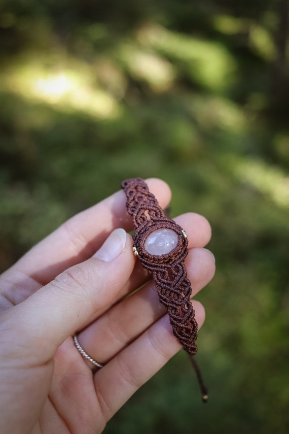 Macrame bracelet with stone online