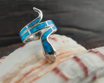Anillo de serpiente con ópalo azul, joyería griega de plata de ley con ópalo azul, colección de joyería griega, joya de serpiente, regalo de cumpleaños