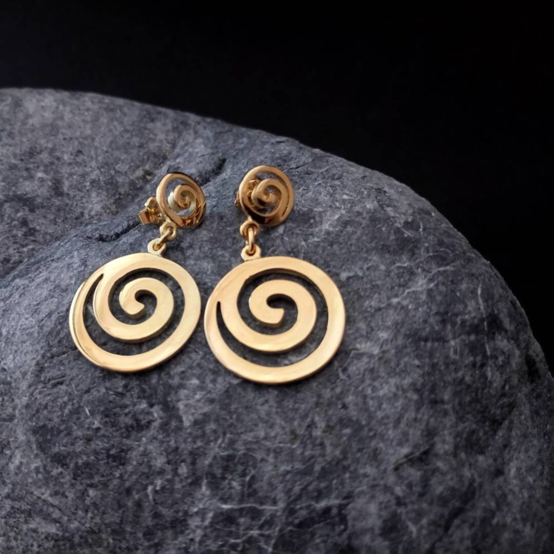 Boucles D'oreilles Spirale Maori En Bois Sono - Clip Acier Inoxydable Noir, Style Tribal, Percing Faux, ~4.5 Cm