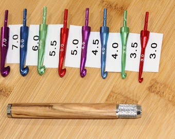 Interchangeable Crochet Hook Set With Various Wood Handles