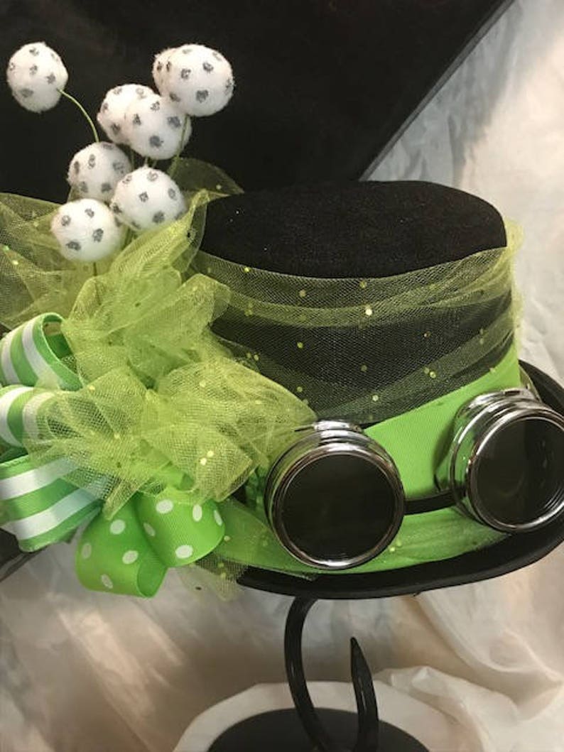 Screamin/' Green Steampunk Tophat
