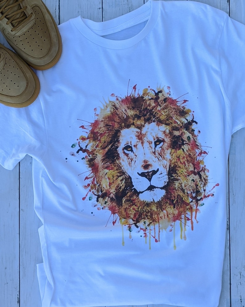 Watercolor Lion graphic tee
