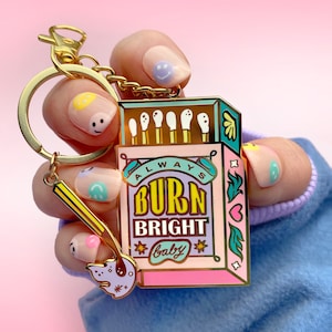 Porte-clés boîte d'allumettes Burn Bright - breloque de sac à main porte-clés santé mentale - cadeau de confinement