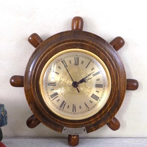 Retro Upcycled Quartz Ships Wheel Wall Clock / Vintage wall clock image 2