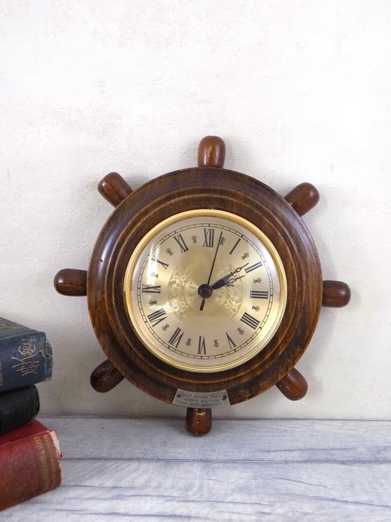 Retro Upcycled Quartz Ships Wheel Wall Clock / Vintage wall clock image 3