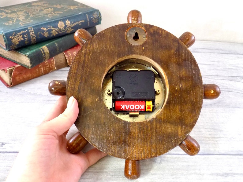 Retro Upcycled Quartz Ships Wheel Wall Clock / Vintage wall clock image 6