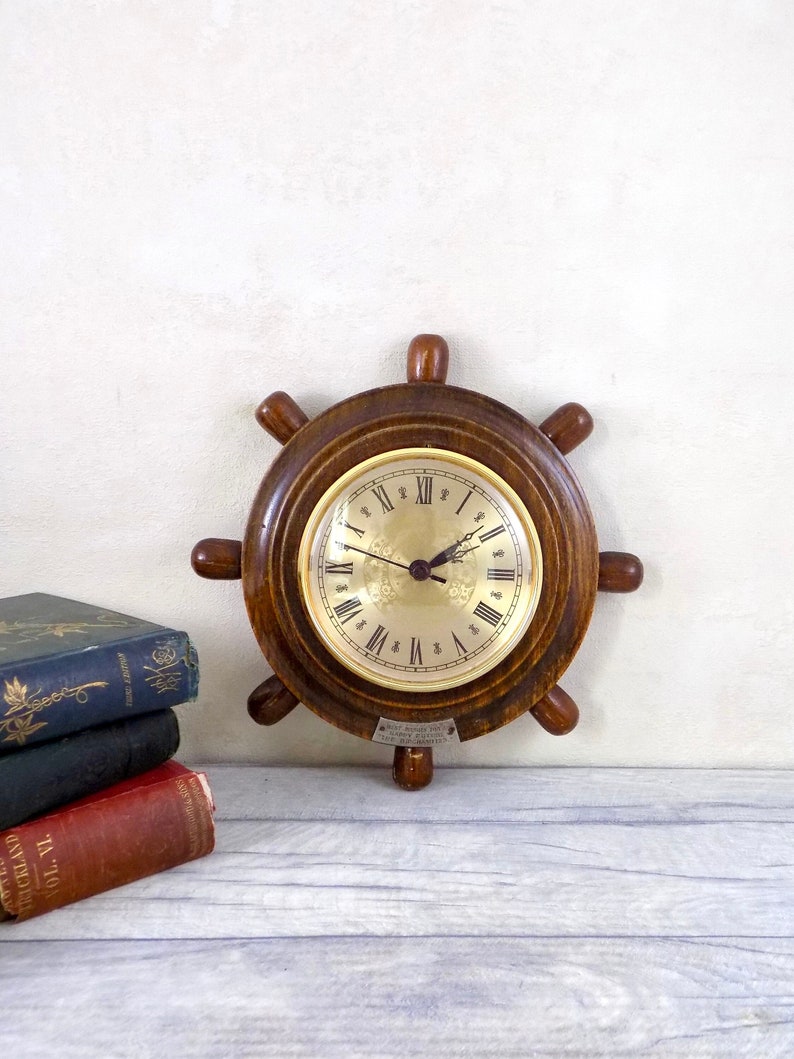 Retro Upcycled Quartz Ships Wheel Wall Clock / Vintage wall clock image 1