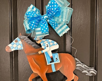 Adorno para puerta del Derby de Kentucky con diseño de caballo, decoración para la puerta principal con temática de carreras de caballos, decoración para fiestas del Derby, adorno para puerta con diseño de jinete, adorno para puerta de primavera, corona para el día de la carrera.