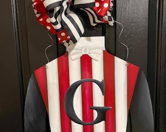 Colgador de puerta de madera pintado a mano con diseño de jockey del Kentucky Derby, con franja de monograma, corona del Derby, corona del Kentucky Derby, jockey, colores personalizados
