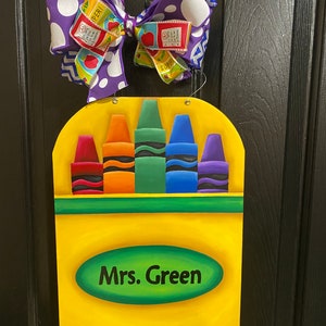 Crayon Door Hanger Back to School Teacher Gift Classroom Welcome Wreath Box of Crayons Door Hanger