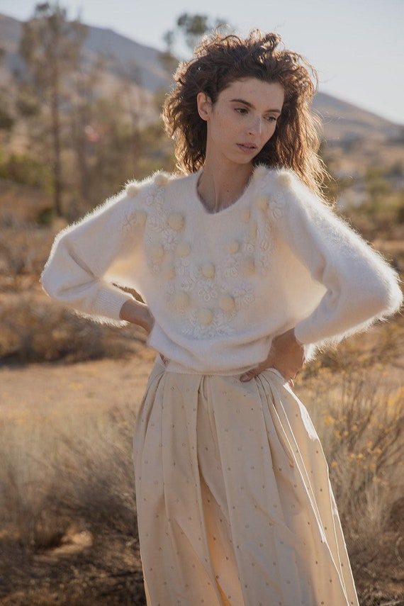 Amari - Angora Vintage Sweater