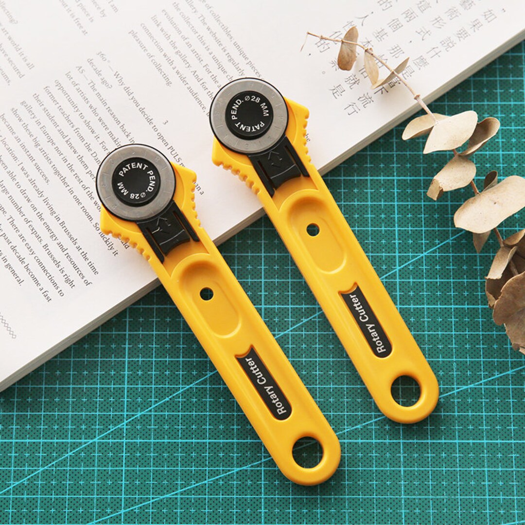 Leather Rotary Cutter Patchwork Roller Wheel Cutter Hand Wheel Cutting  Round Knife for Papers Leather Fabric Sewing Tool 1pcs