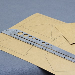 Roestvrijstalen multifunctionele liniaal Tekening Ontwerpsjabloon Markeringspatroon Lijn Curve Meten Craftool Stencil Design DIY Art Briefpapier