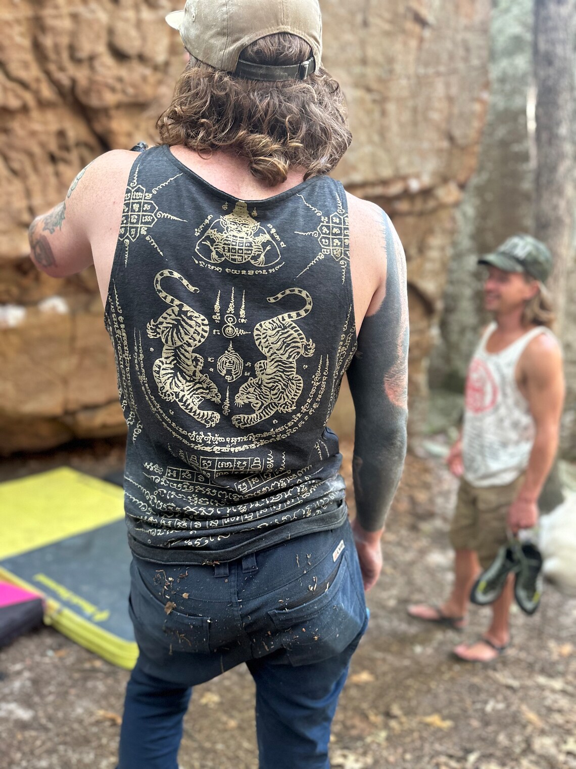 Thai Sak Yant Suae Koo twin Tiger Tattoo Tank Top Charcoal Heather