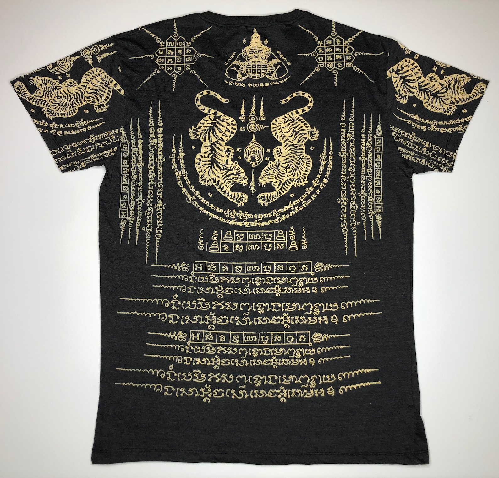 Thai Sak Yant Suea Koo twin Tiger Tattoo T-shirt Charcoal Heather
