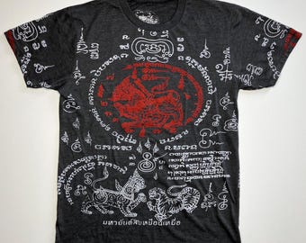 Camiseta unisex con tatuaje Thai Sak Yant Rachasri &quot;King of Lions&quot; en color carbón jaspeado