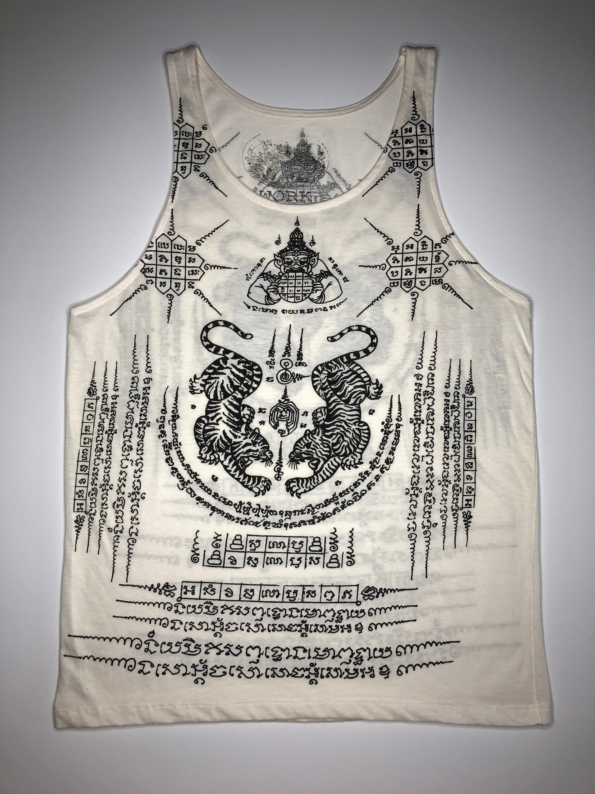 Camiseta sin mangas unisex con tatuaje Thai Sak Yant Suea Koo "Twin Tiger" en beige