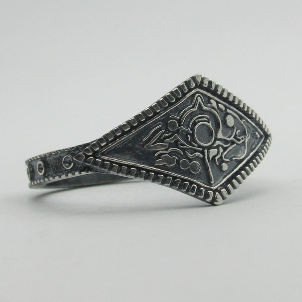 Ring of Favor - Dark Antiqued Solid Silver - Sculpted Detail Motif - Souls Series