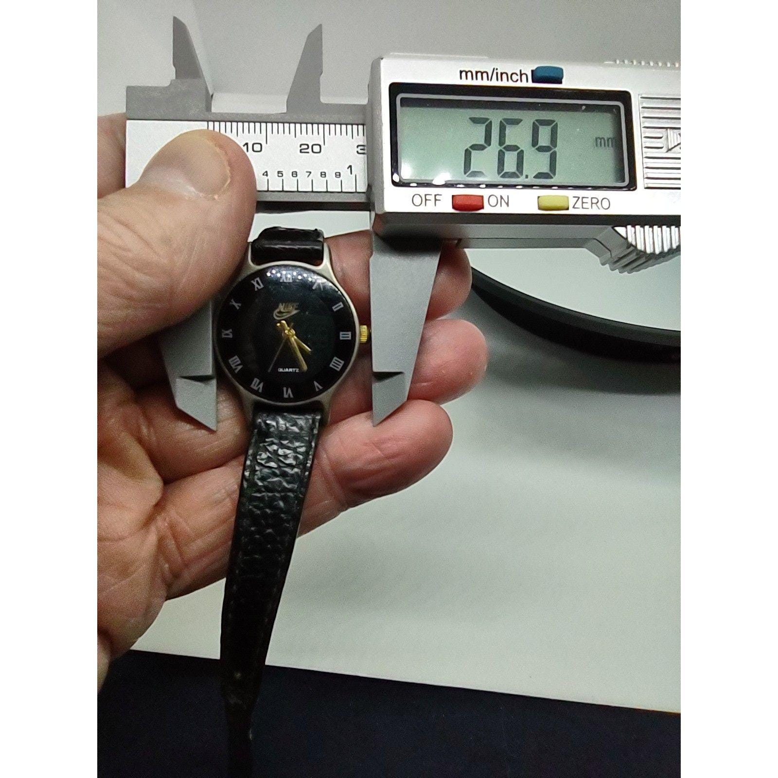 Vintage Nike Watch Black Genuine Leather  Womens Quartz  Water Resistant 1238 Nike Air 1238 Watch Womens 28mm Green Dial Brown Leather  main image 3