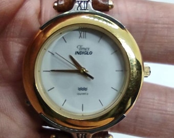 Vintage 2007 Timex Indiglo Date Mother of Pearl Dial 25mm  display picture 1