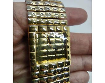 Joan Rivers Gold Tone Shiny Guilted Style Wrist Watch  display picture 3