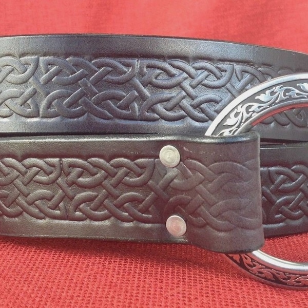 Ceinture médiévale celtique noire de 1,5 po. Ceinture médiévale SCA - Options pour anneau ou boucle, métaux et pointe