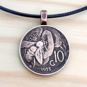 Honey bee on flower coin pendant, Italy 10 centesimi coin pendant - (1920-1937) Italian necklace, Bee pendant
