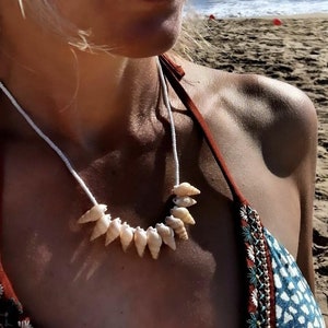 Seashell necklace, Trumpet seashell necklace, Shell beaded necklace, Natural trumpet seashells necklace, Summer necklace, Beach jewelry