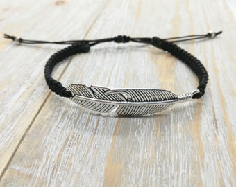 Feather bracelet, Macrame braided adjustable bracelet, Boho bracelet with silver feather, Unisex bracelet, Mens bracelet