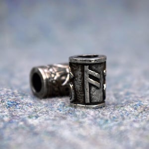 Runisk tenn vikingadesign runa skägg eller dreadlock pärla