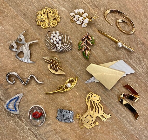 Lot of vintage brooches *FREE SHIPPING* - image 1