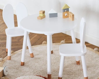 Ensemble table ronde et deux chaises lapin | décoration de chambre d'enfant | meubles pour enfants | naturel | bambin | en bois | fait main| cadeau pour tout-petit | chambre de bébé |