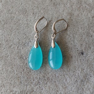 Blue Jade Dangle Drop Earrings: Lever-Back Alloy Earrings
