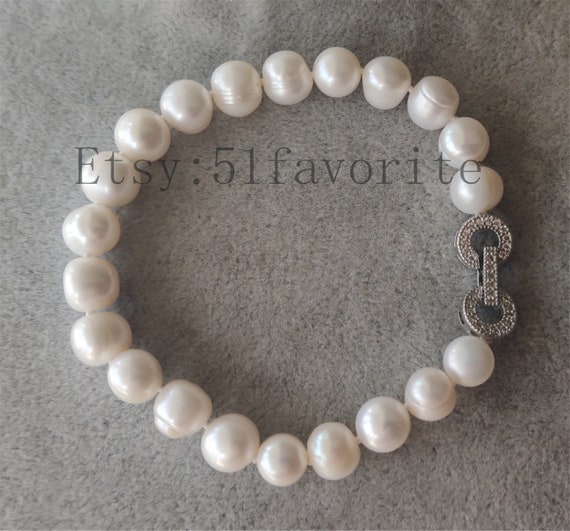 Cultured Pearl Bracelet: 9-9.5mm White Freshwater Pearls