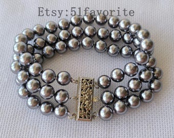Dark Gray Shell Pearl Bracelet: 3-Row Knotted Strand, 8mm