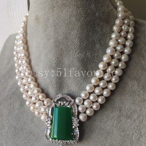 Charming Real White Pearl Green Jade 18KWGP Clasp Pendant Necklace 