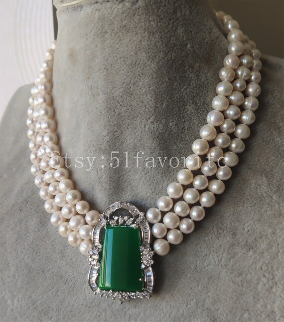 Triple row 2024 pearl necklace