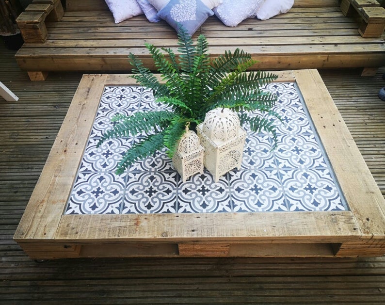 Tiled pallet coffee table image 4