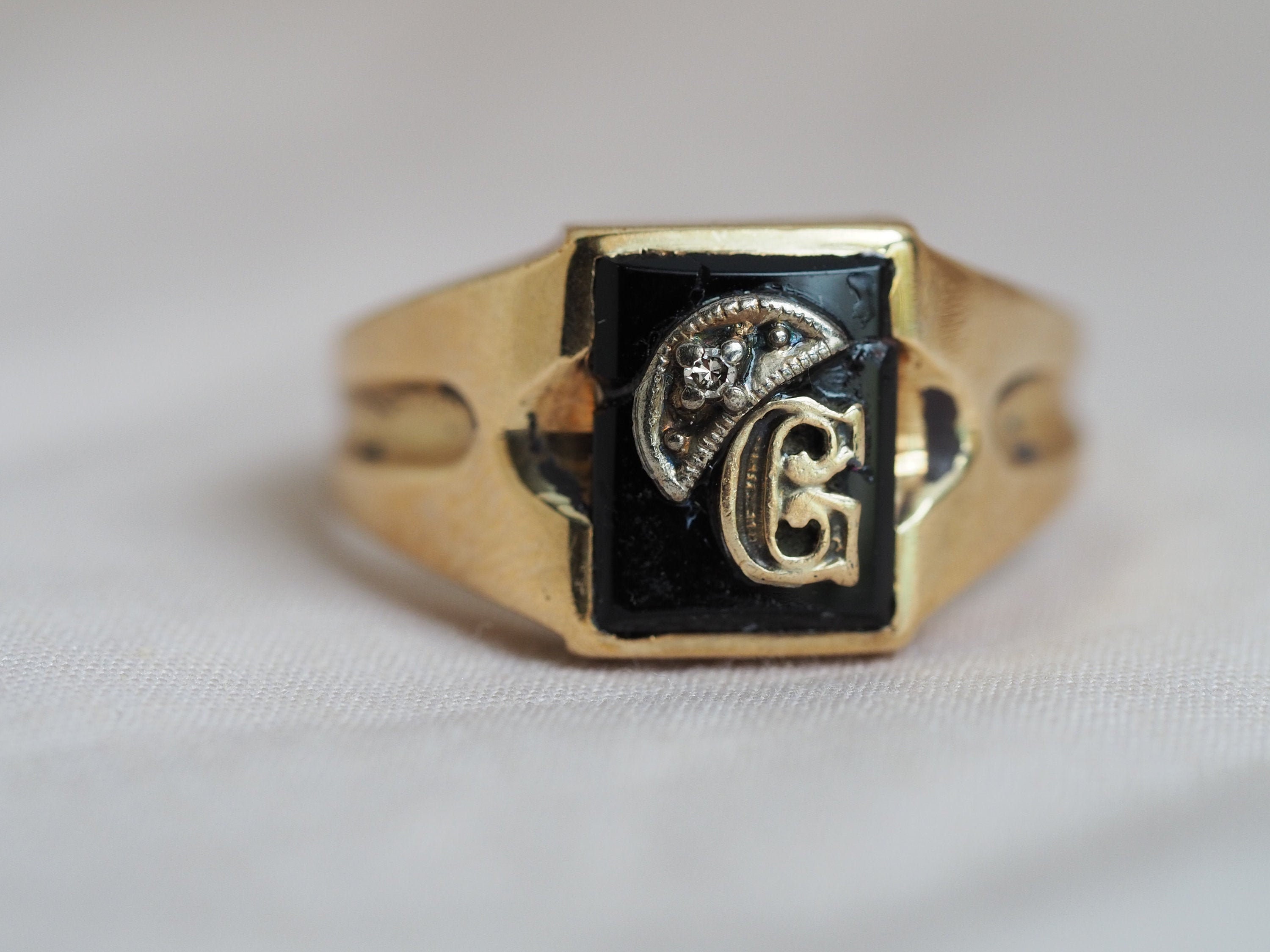 Dignified vintage BIRKS 10K yellow gold Onyx and Diamond Dignified vintage BIRKS 10K yellow gold Onyx and Diamond
