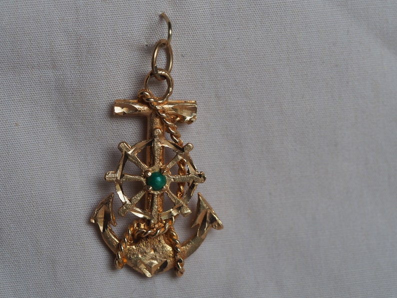 Bold vintage 10K yellow gold textured anchor and rope pendant with Turquoise stone