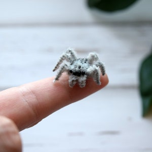 Jumping spider plush figurine Dollhouse ornament Micro spider  Wildlife miniature Spider gift Realistic spiders arachnida Gray spider home