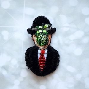 Embroidered brooch The son of the man (Le fils de l&#39;homme) based on the painting by Rene Magritte Picture brooch Art brooch gift Picture pin