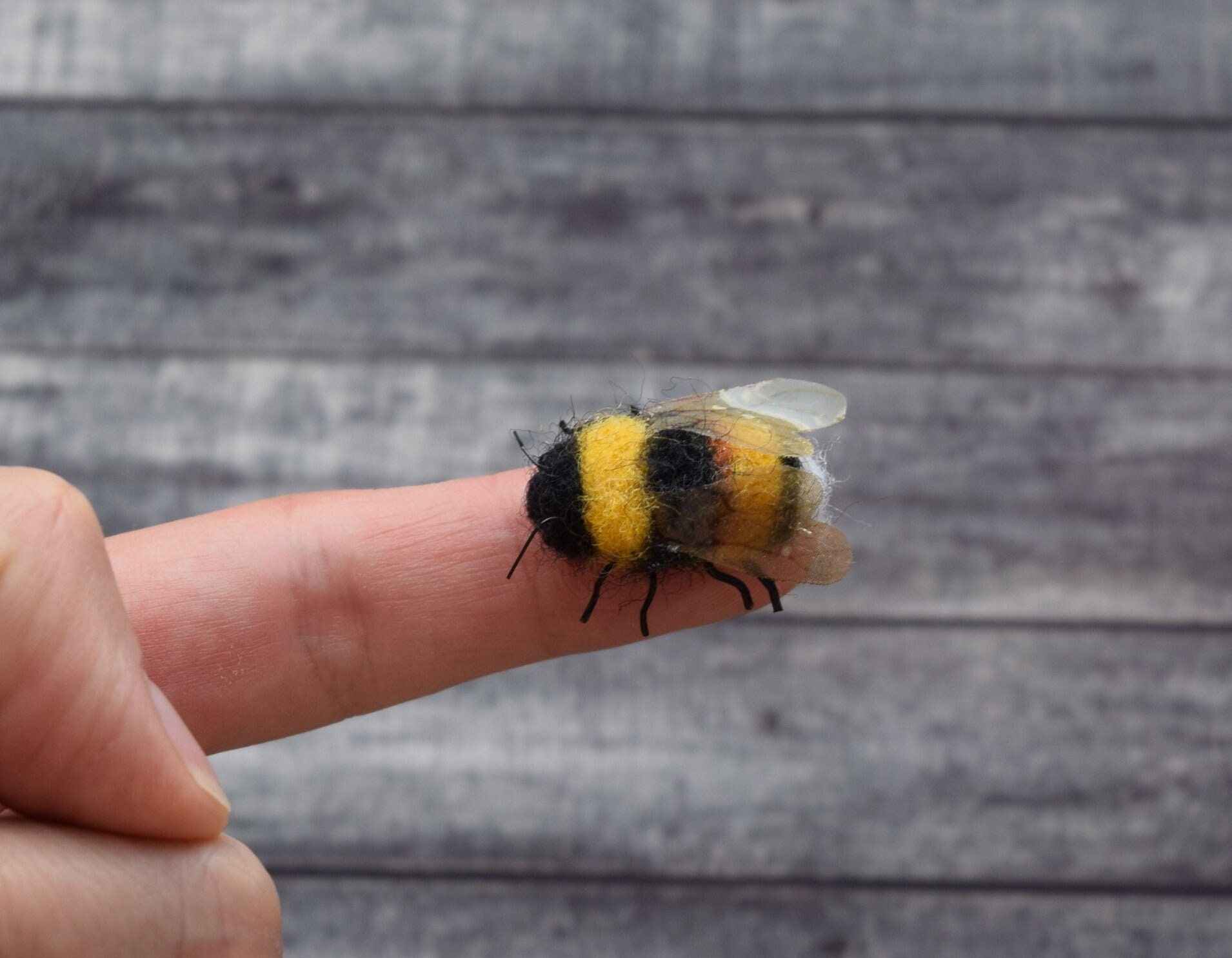 Felted Bumblebee Ornament: Realistic Insect, Photo Prop, Wedding Bee - Etsy