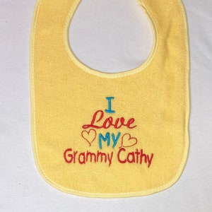 Me encanta mi babero bordado personalizado Grammy