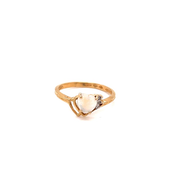 10K Yellow Gold Heart-cut Opal Ring - image 1