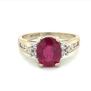 14K White Gold Elegant Oval Cut Ruby Diamond Ring